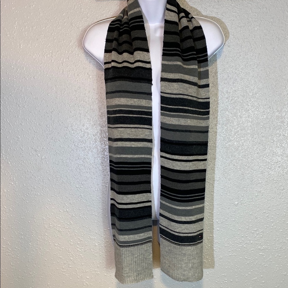 Tommy Hilfiger Black and Gray Knitted Scarf